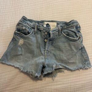 MOTHER the tomcat kick fray short size 25 barely worn